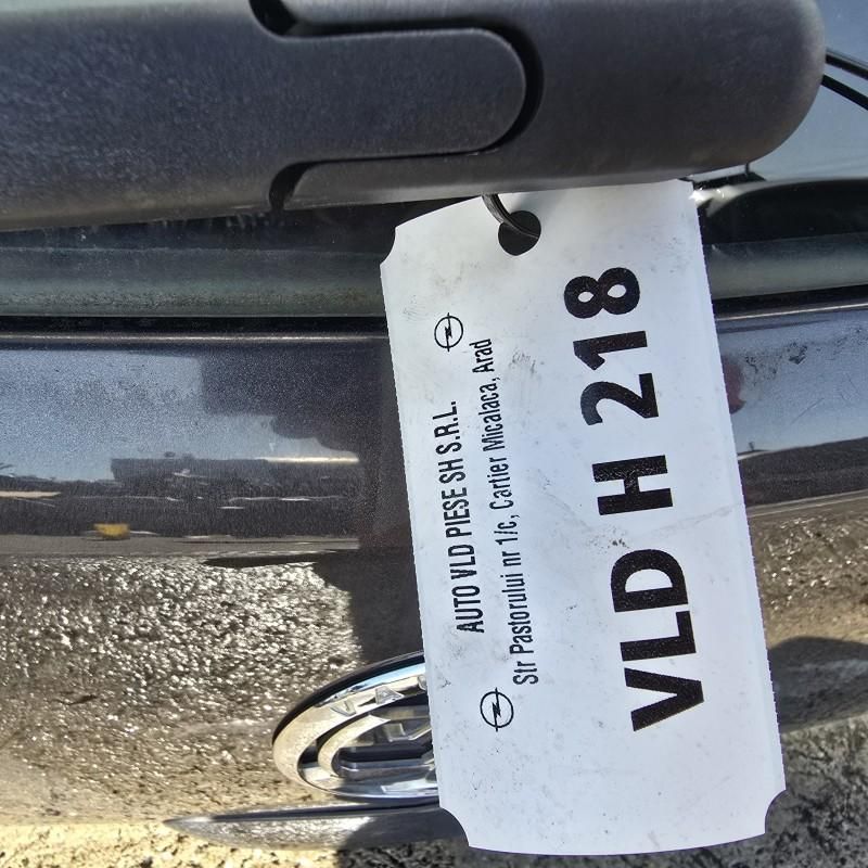 Haion cu luneta Opel Corsa D