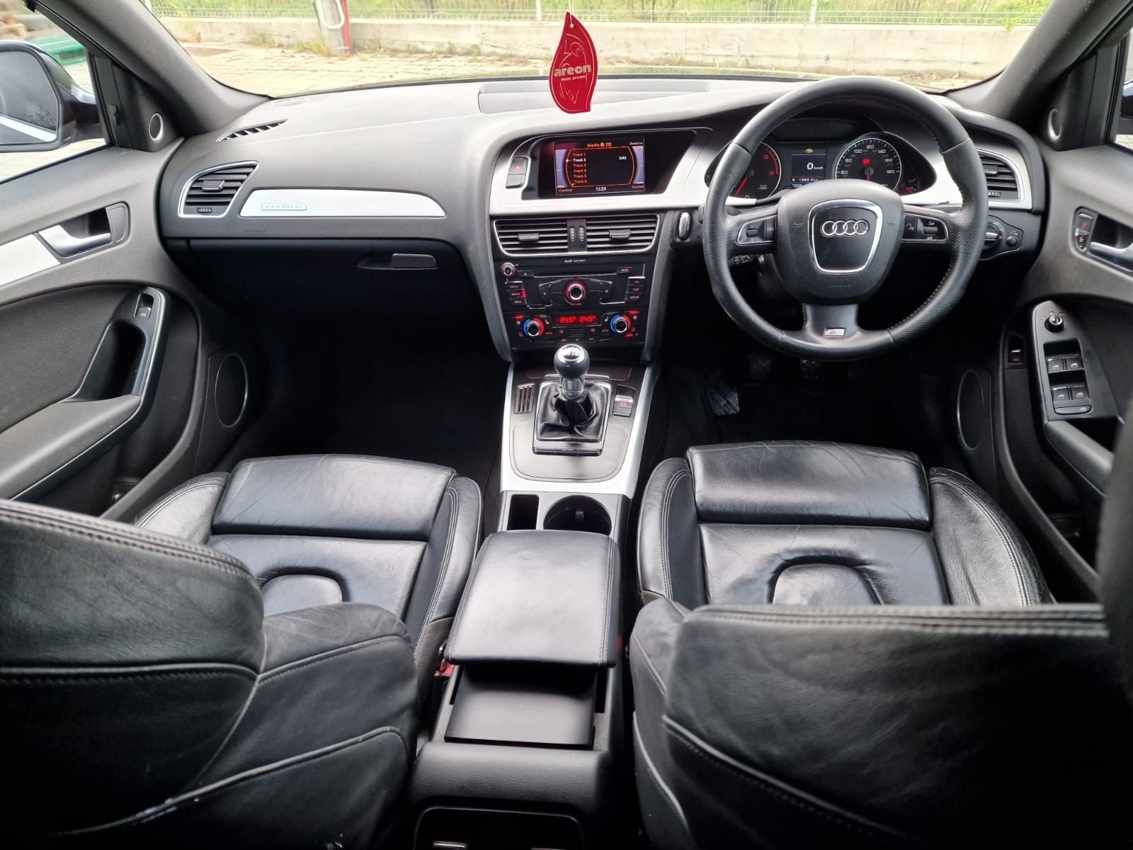 Dezmembrez / Dezmembrari / Piese Audi A4 B8 S-Line 3.0TDI Euro 5 2007-2013