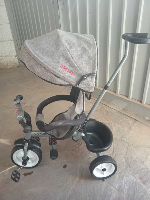 Продаётся детский трёхколёсный велосипед коляска в отличном состоянии/