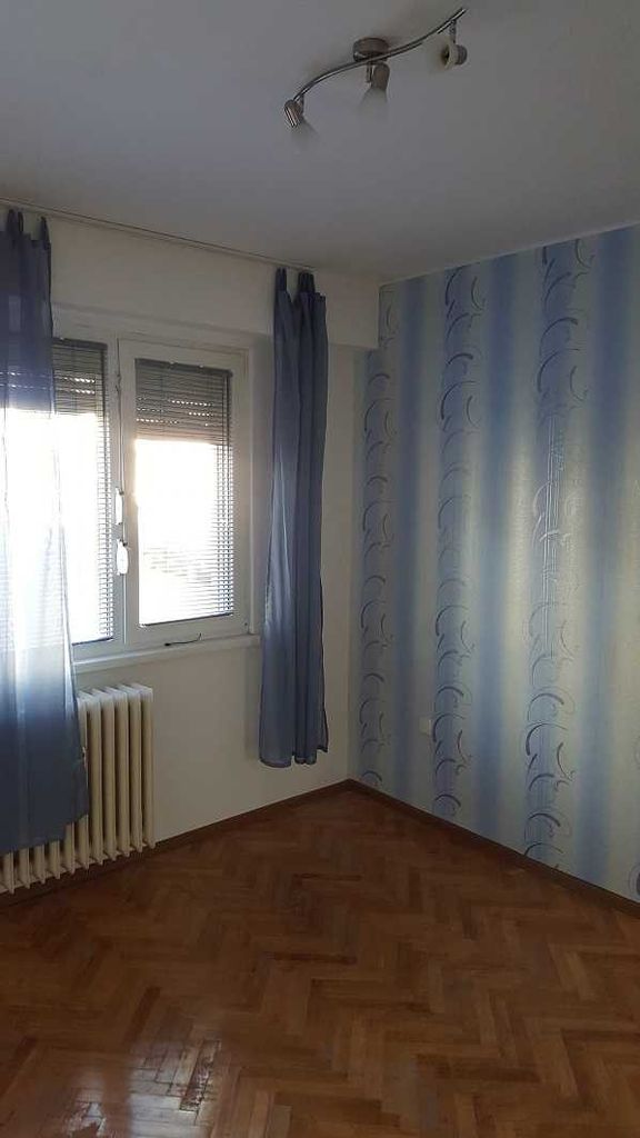 Дава се под наем Двустаен апартамент в София, Толстой - 64 кв.м за 289 € - Снимка #2