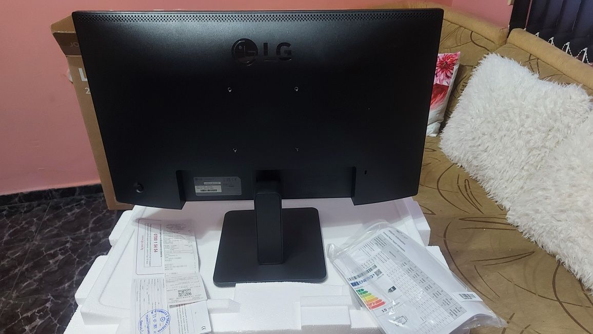 Монитор LG24MR400