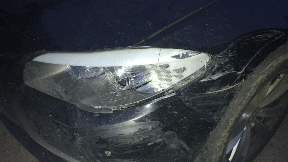 Sticle faruri BMW Seria 5 F10 F11  XENON far f10 Stanga Dreapta