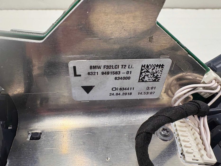 Ляв вътрешен стоп БМВ Ф32 Ф33 Ф36 Фейслифт Затъмнен Black Line