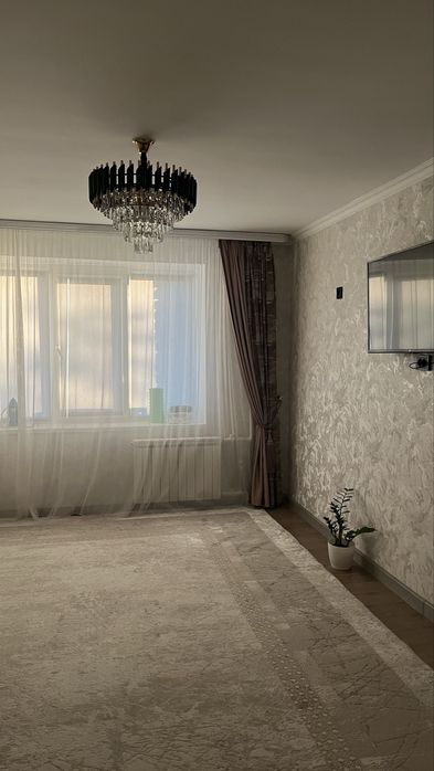 Продам 2 компатную  квартиру срочно