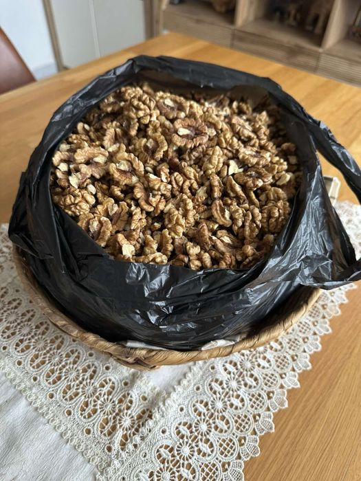Продавам орехи Реколта 2025г