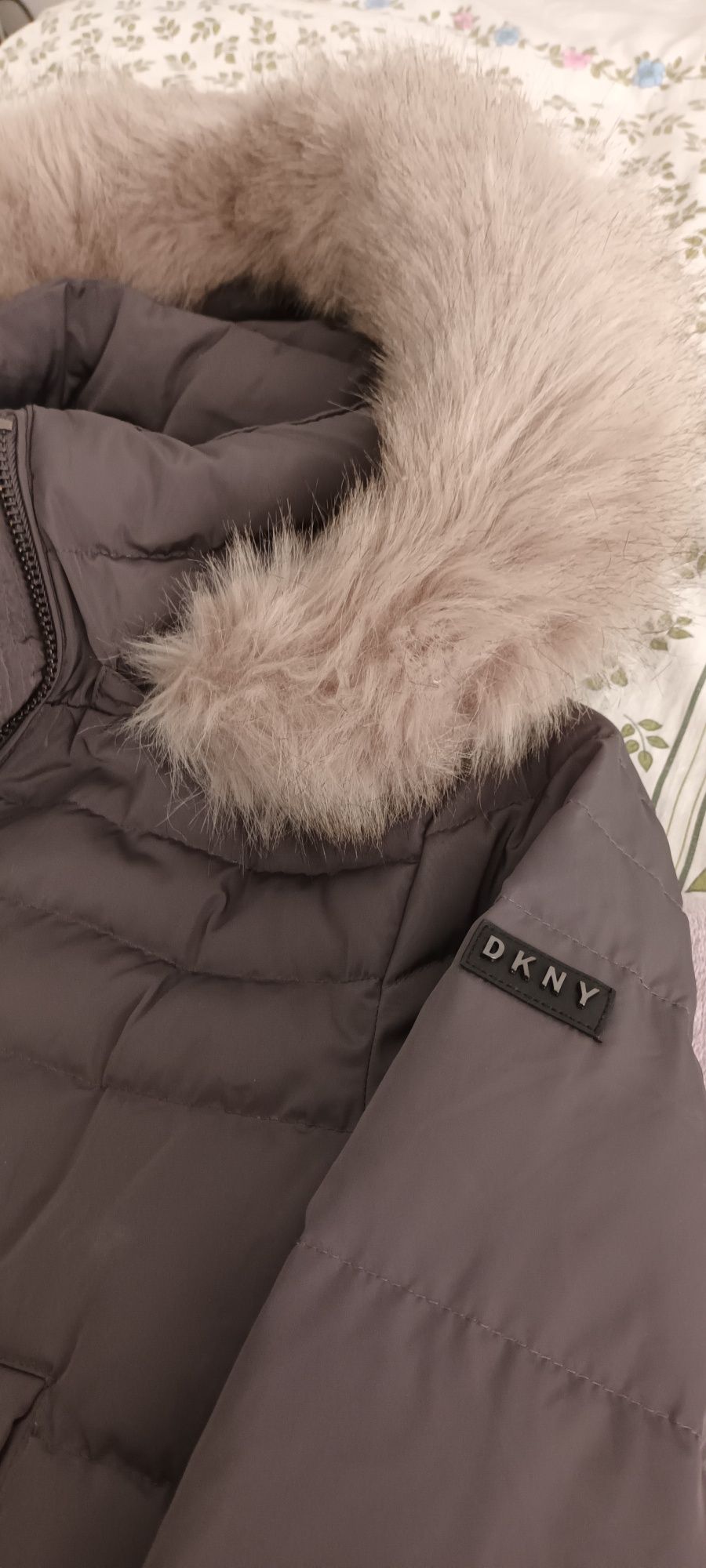 Geaca / Pufoica de Pene DKNY