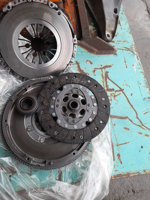 Kit ambreaj vw t5 transporter 1.9 2.0 Sachs