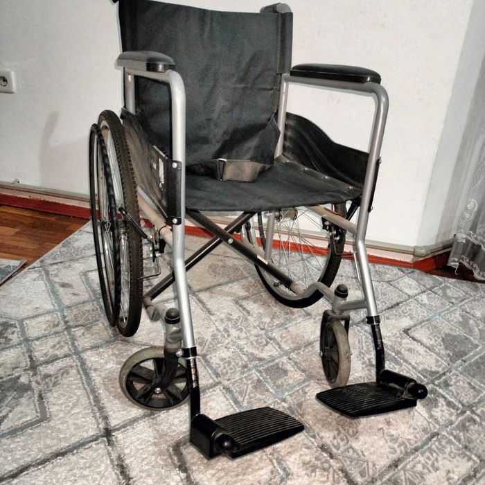 Продается инвалидный коляска