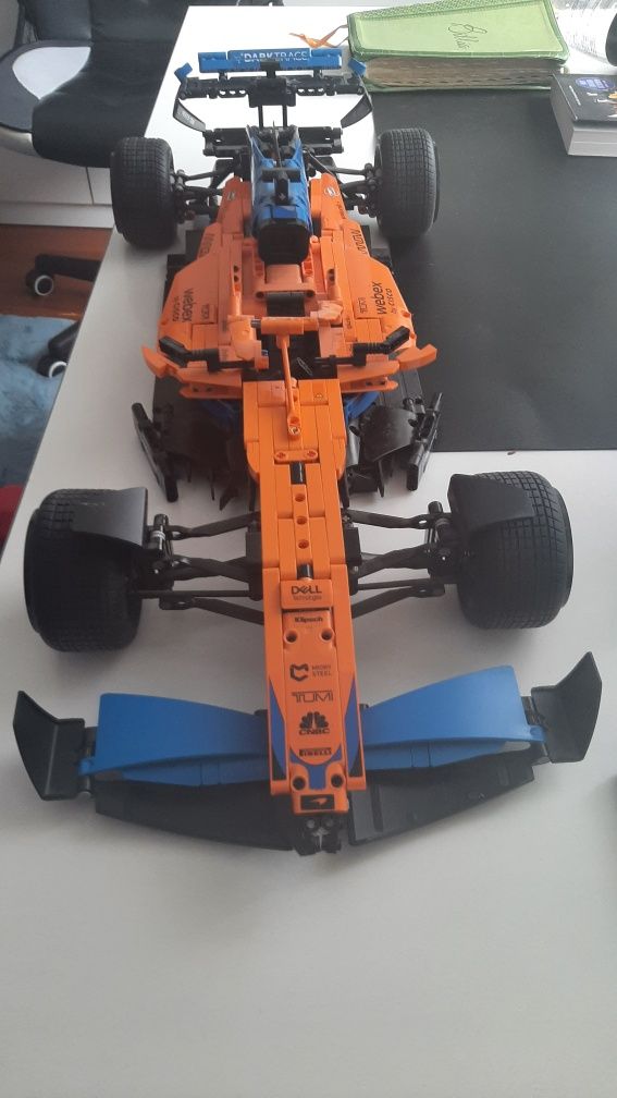 Masina F1 Mclaren Lego