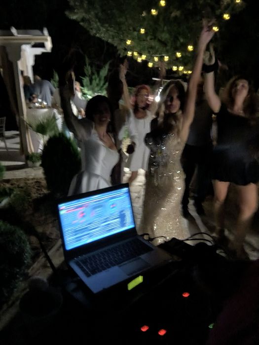 DJ + певица за Вашия банкет и фирмено парти