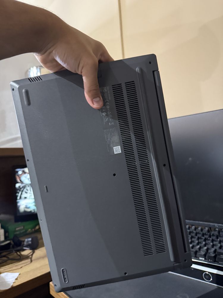 Ноутбук lenovo Core i5-1035G1 8gb ssd  1tb hard
