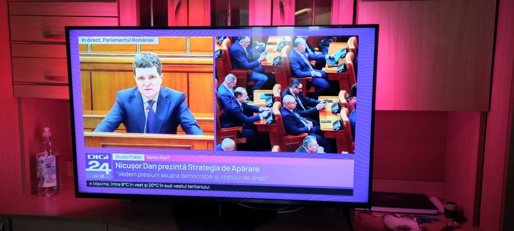 Vând Smart TV Philips 43PUS8919 THE ONE NOU! 43 inch