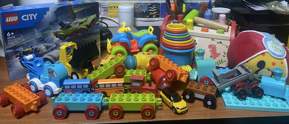 Lot jucarii pentru copii ca noi