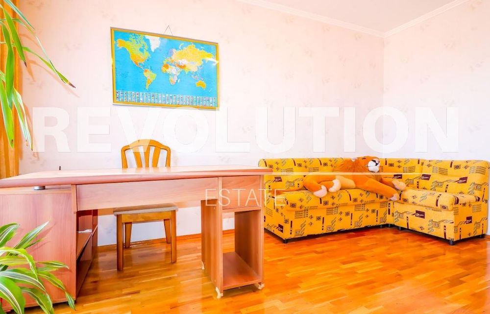 Тристаен апартамент в района на Бриз!