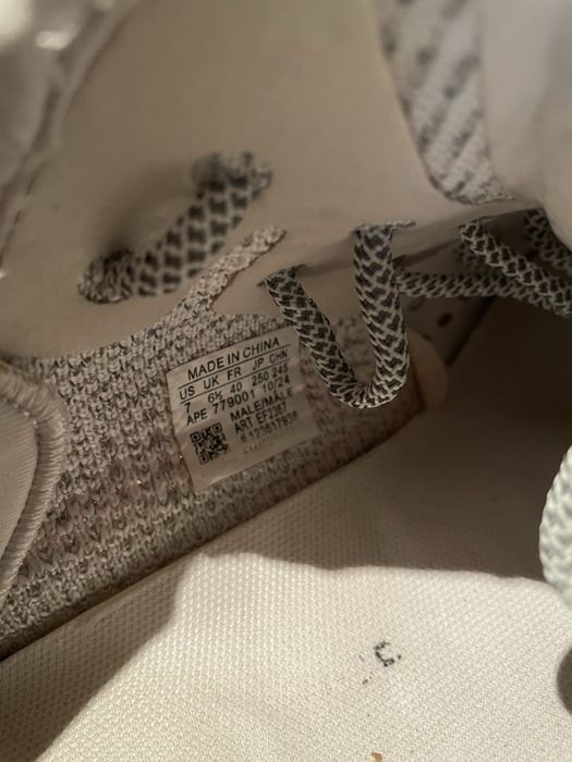 vand yezzy 350 v2 white reflective