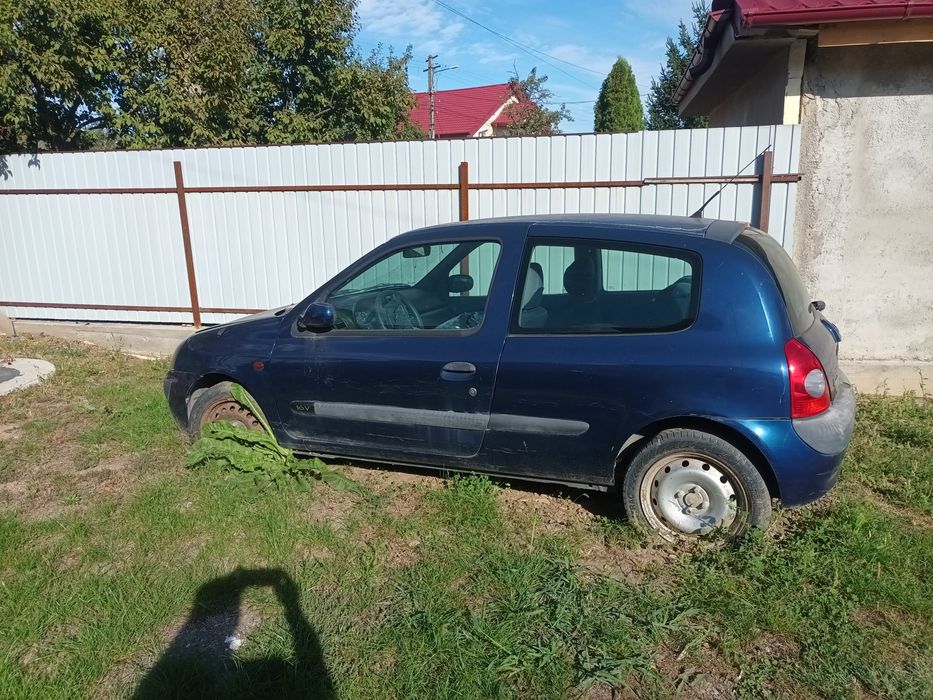 Clio 1.2 și megan 1.6