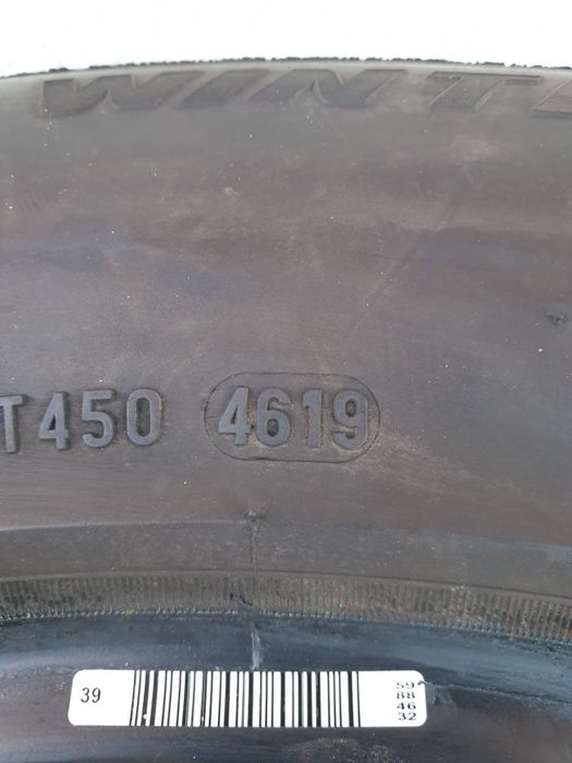 Зимни гуми 4 броя PIRELLI SottoZero3 215 60 R16 дот 4619