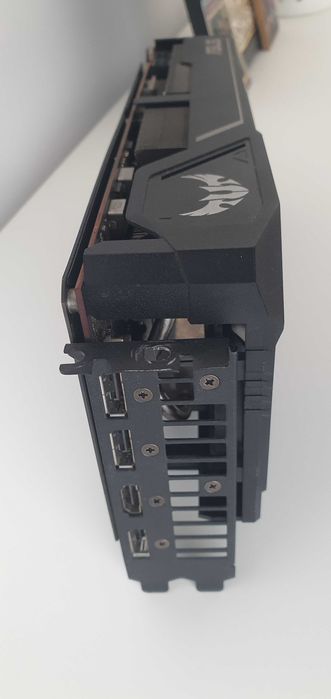 RX 5700 Asus Tuf Gaming 8GB