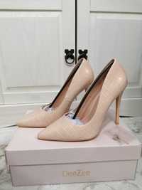 Pantofi stiletto