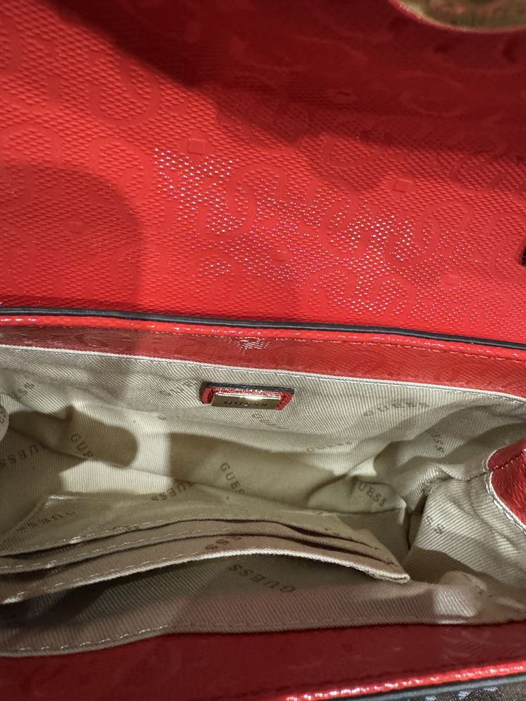 Чисто нова чанта Guess