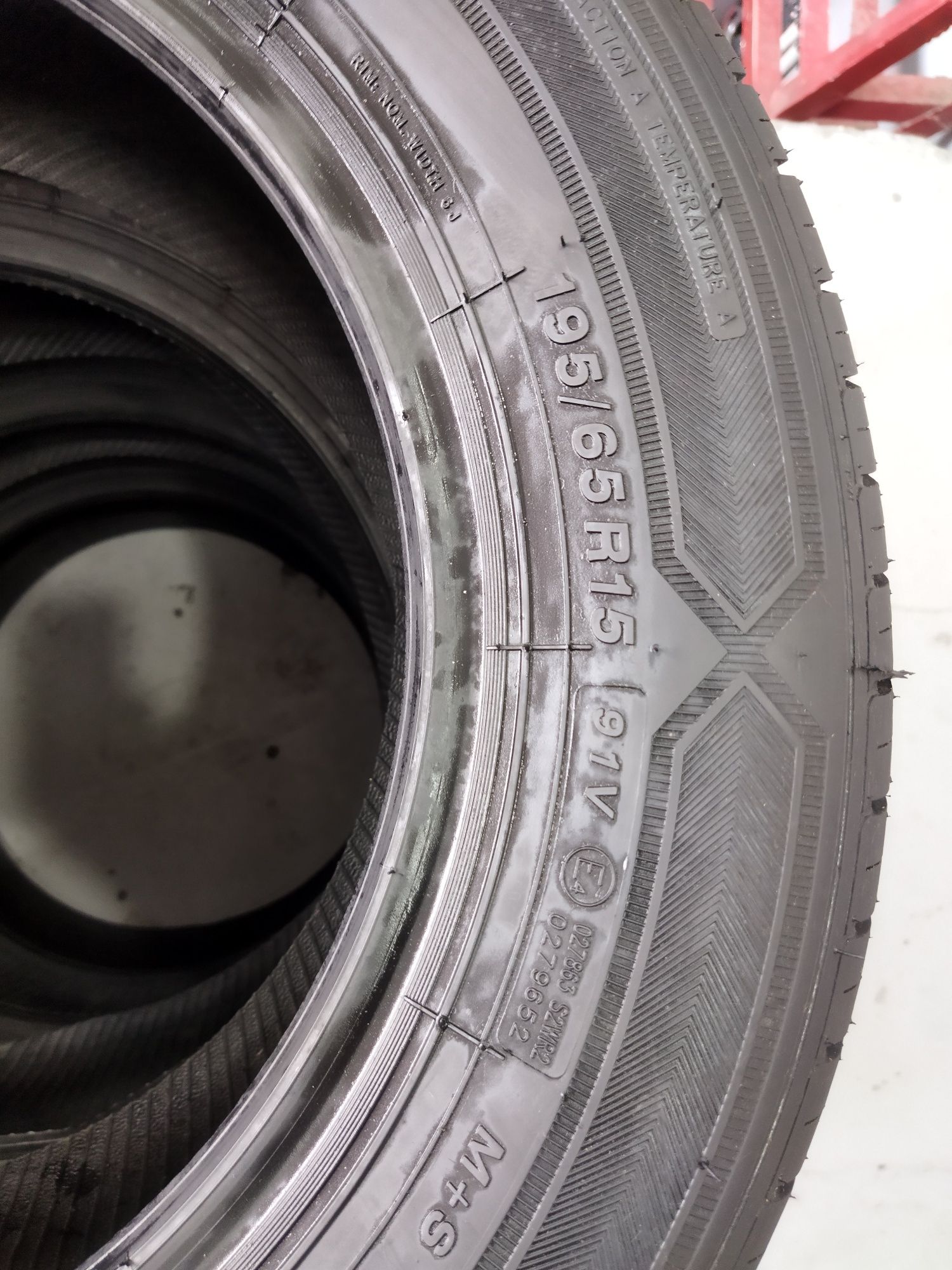 Minell Radial Po7 195/65/15