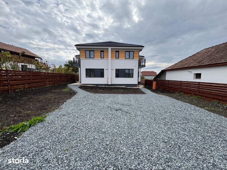 Vanzare casa de tip duplex cu 4 cam., la 15 min. de Cluj