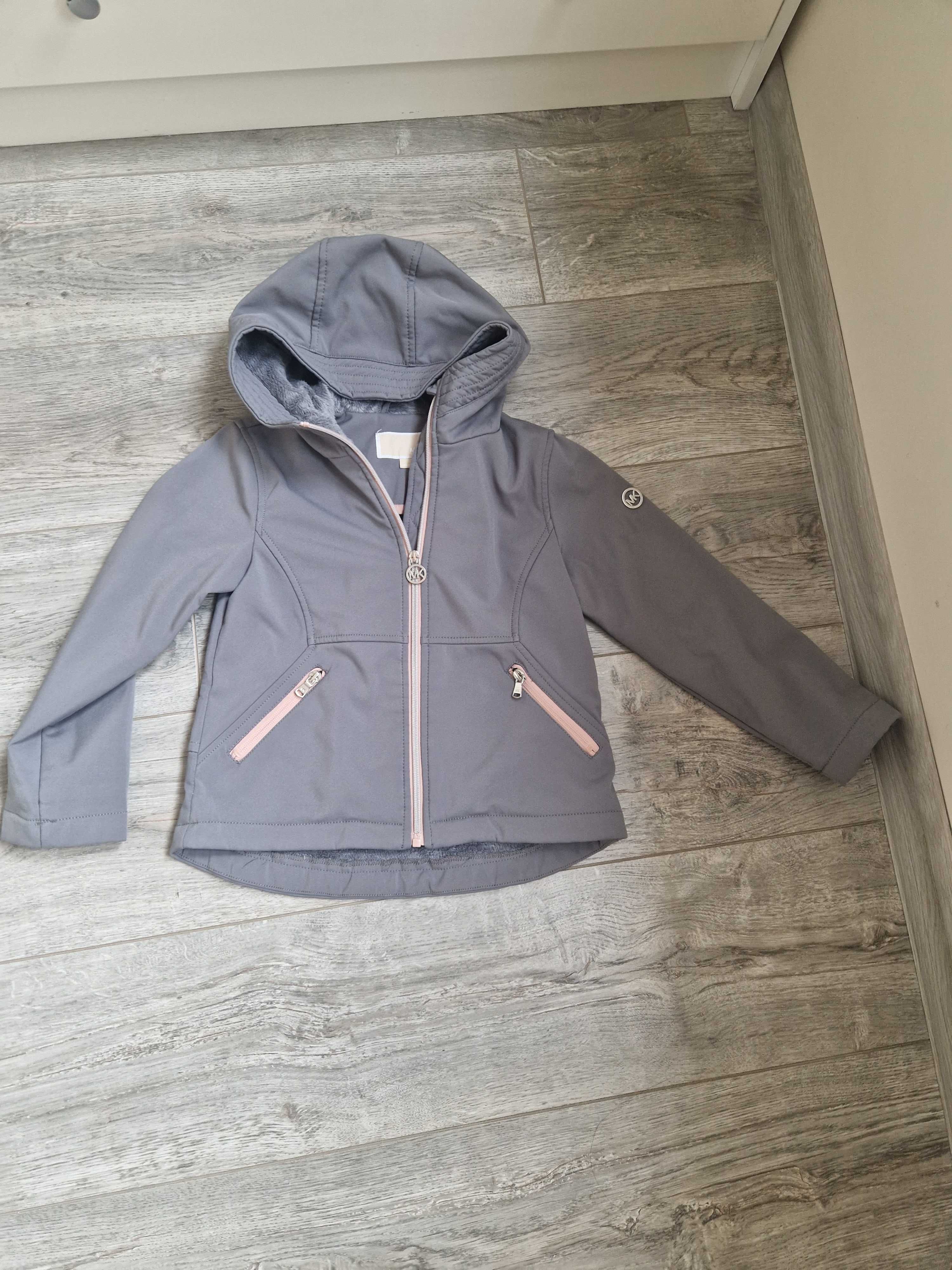 Продавам яке за момиче Michael Kors размер 6г
