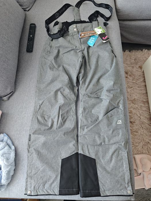 Продавам дамски ски панталон Alpine Pro