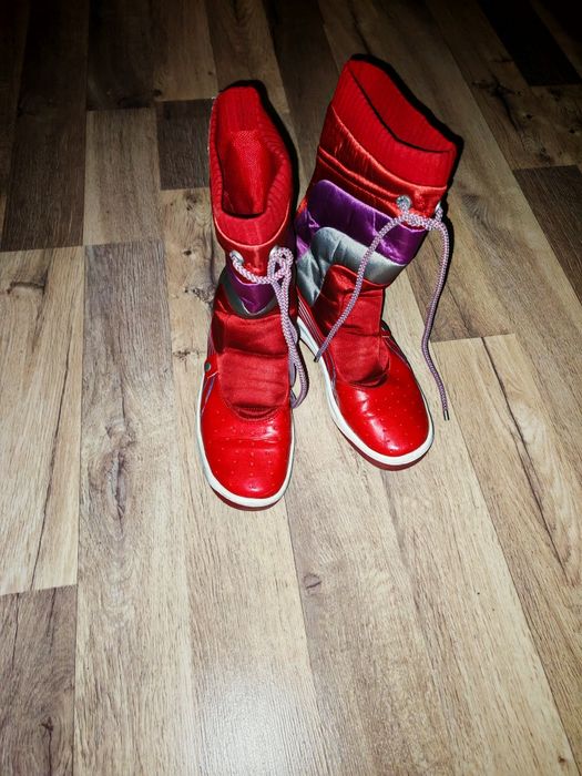 Vând cizme dama marca Puma