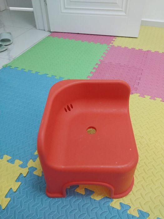 Продам детские стульчики