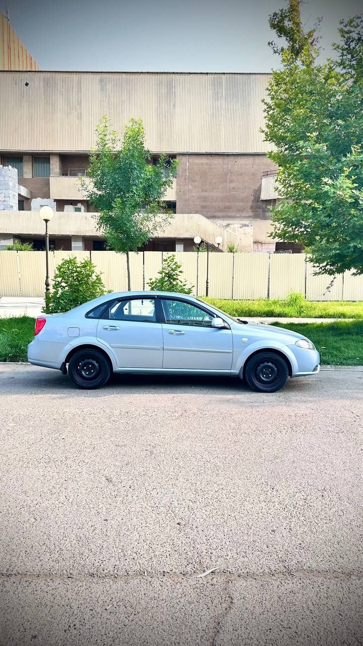 Продается Gentra цвет дельфин