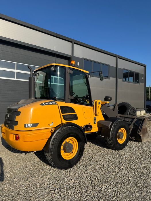 Incarcator frontal Volvo L28F