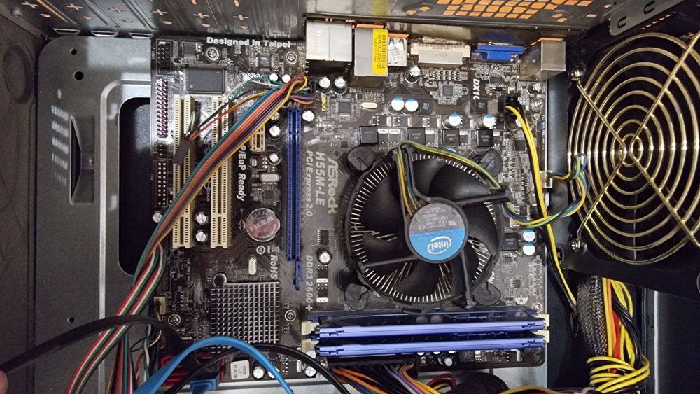 PC i3, 4gb Ram, 2 TB HDD, Monitor 19"