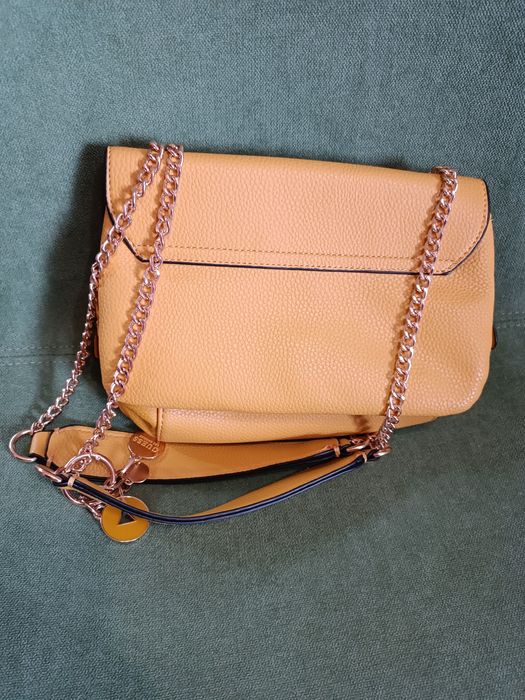 Дамска чанта Guess