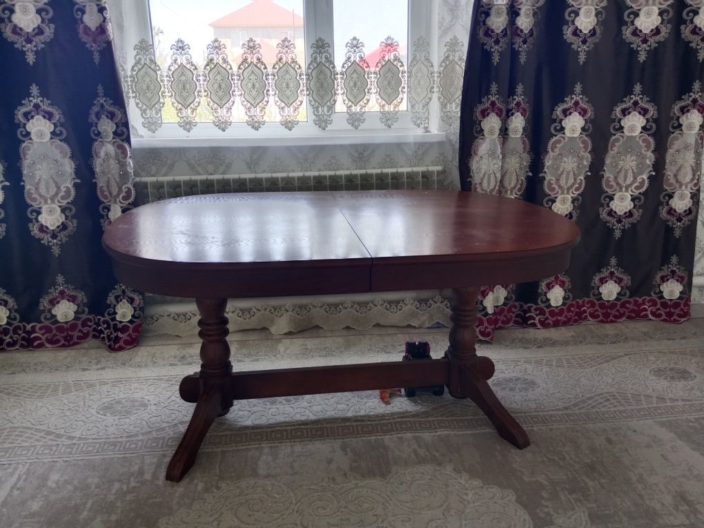 Продам хороший стол