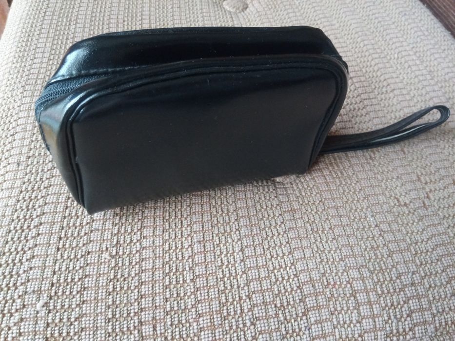 Черна кожена чанта