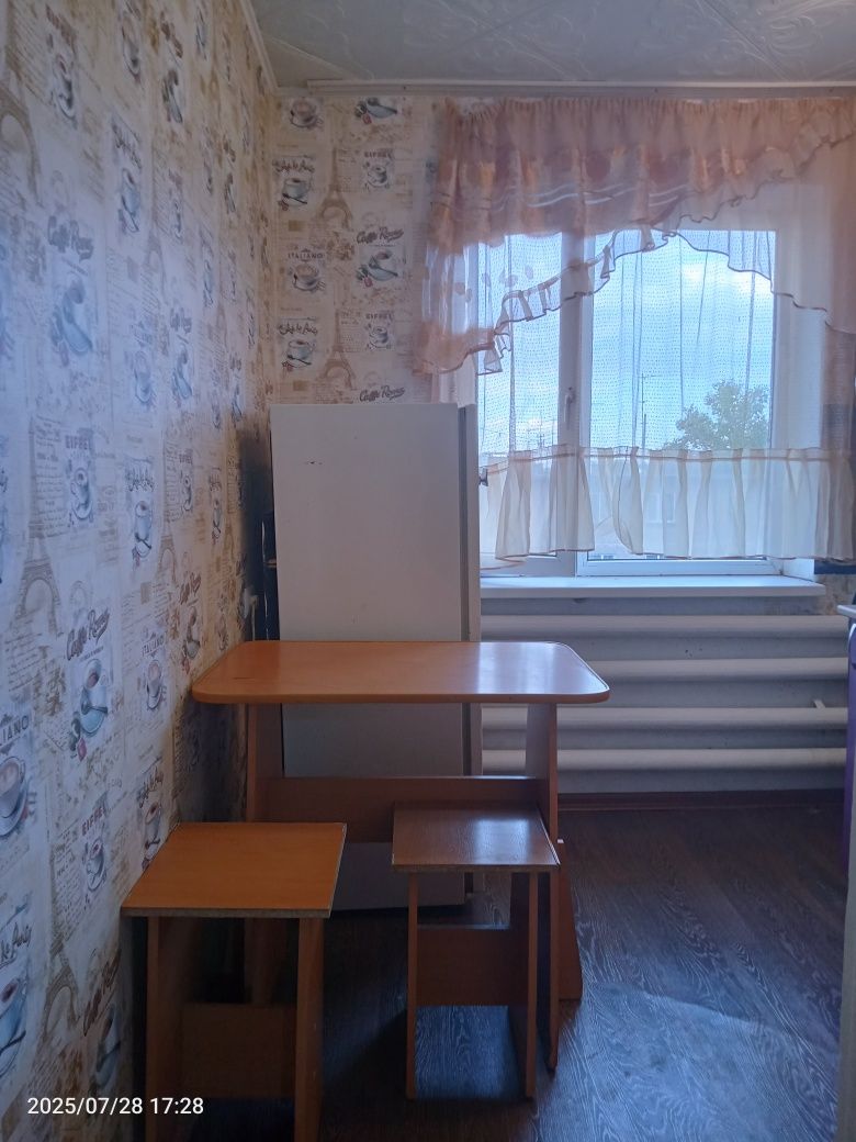 Сдаю -2-х.ком.кв. 6 мкр.