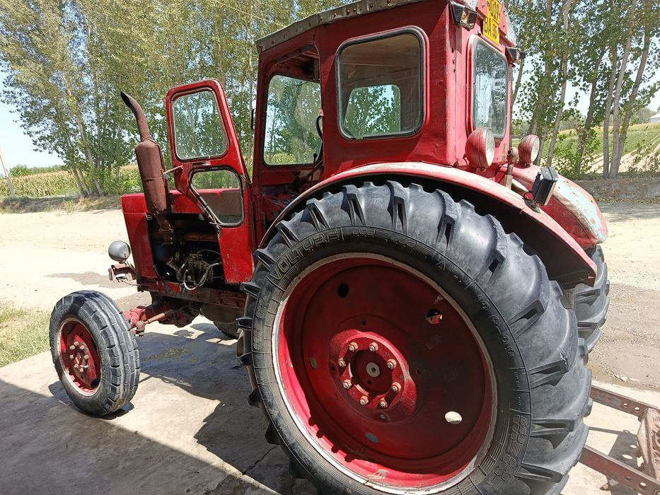 T 40 vidushe traktor