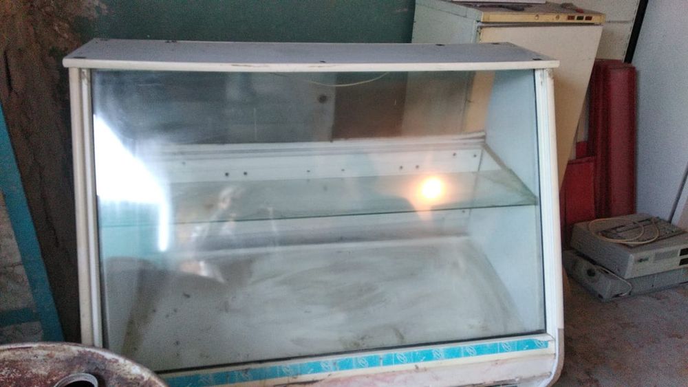 Холодильник витринный