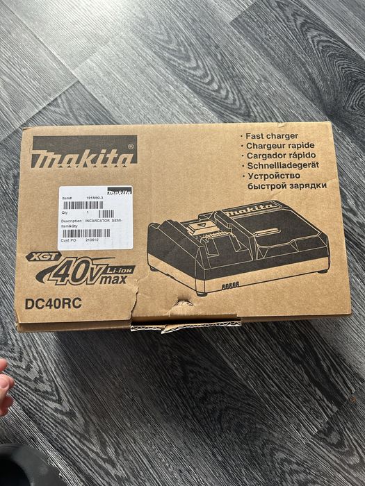 Statie incarcare/Incarcator  Makita 40v DC40RC