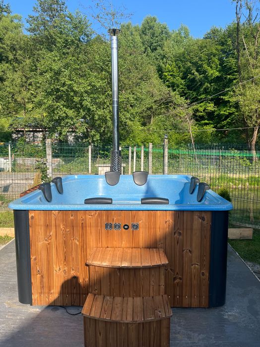 Piscina din fibră