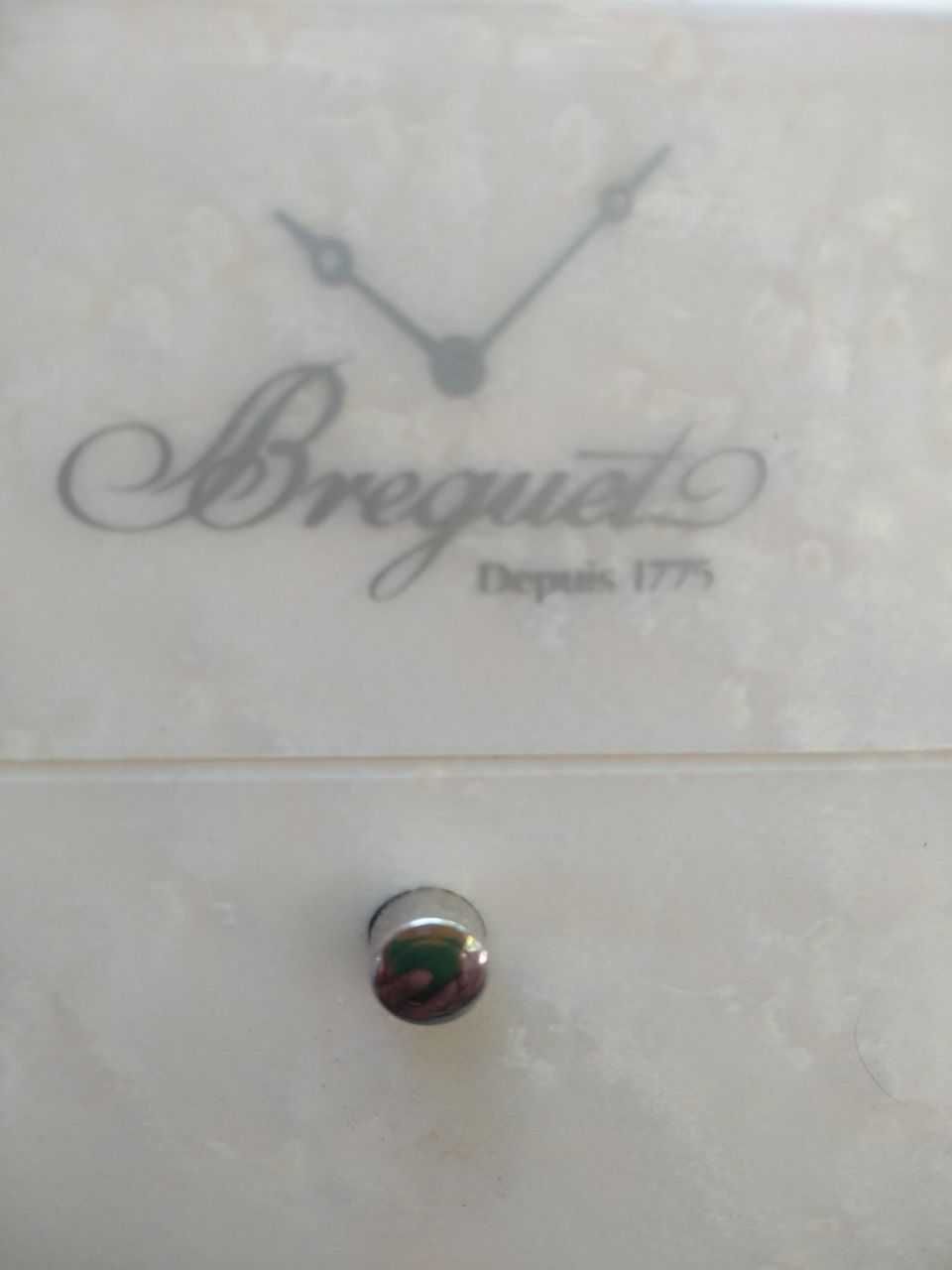 Продается Футляр Для Часов..Breguet. ITALY. Orginal.100% Новый.