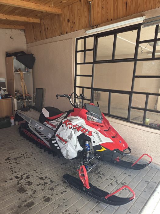 Snowmobile Polaris rmk khaos 850