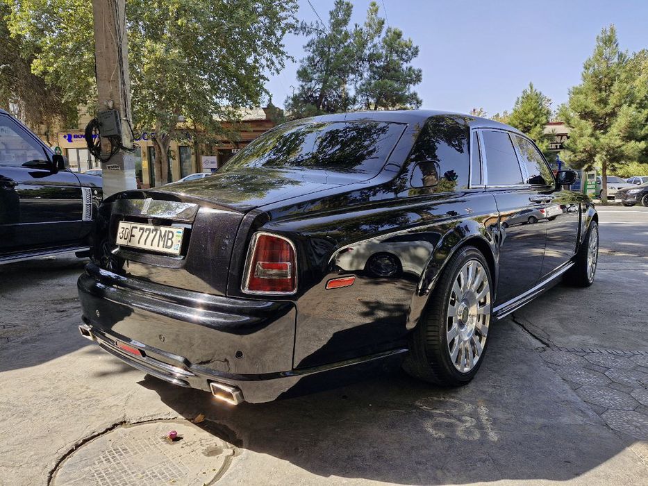 Rolls-royce phantom v idealnomsostoyanie