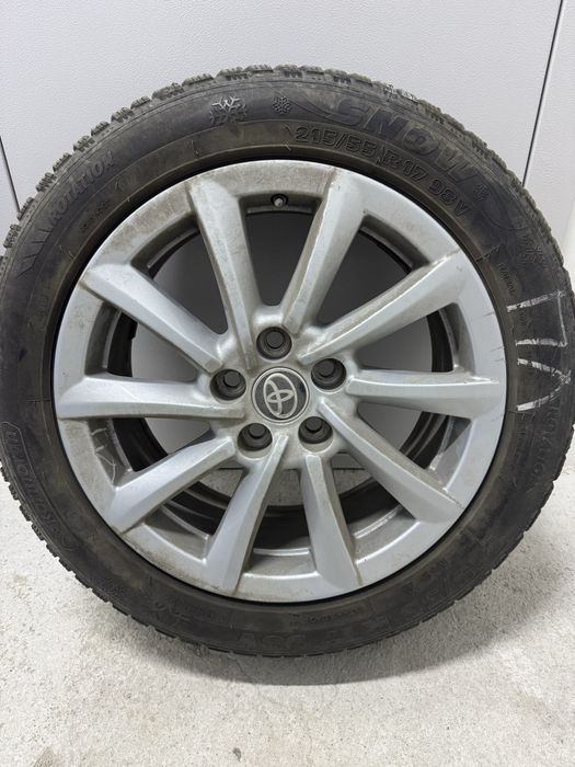 Колеса, диски с зимней резиной Toyota 215 55 r17
