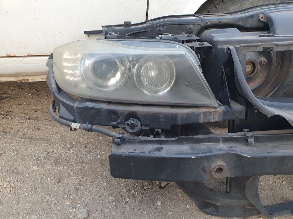 Dezmembrez Bmw E90