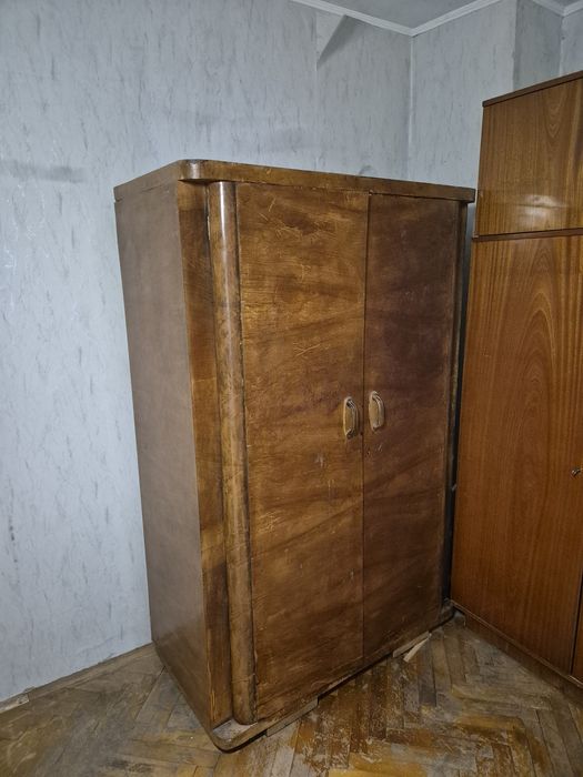 Ретро Дървен Гардероб