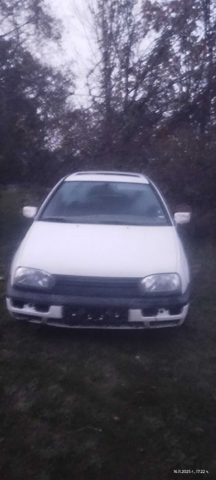 Голф 3 1.6 бензин бракуван без документи