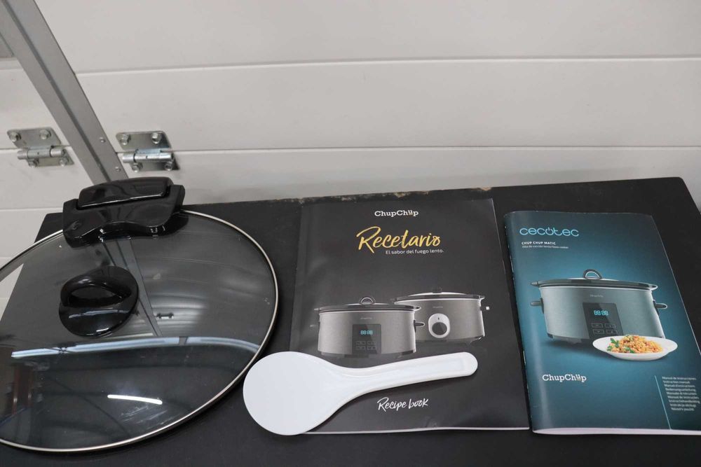 Уред за бавно готвене Cecotec Chup Chup Matic, 5.5 литра, LCD дисплей