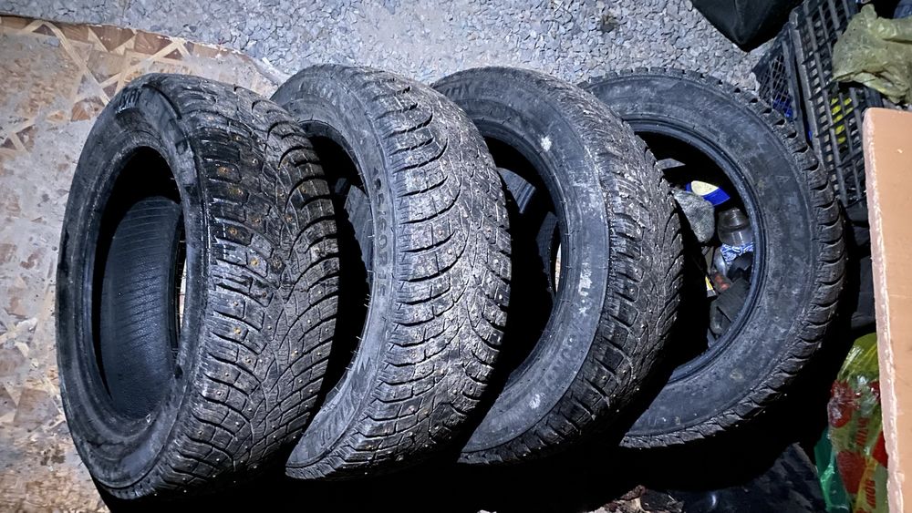 Резина зимняя комплект на 15